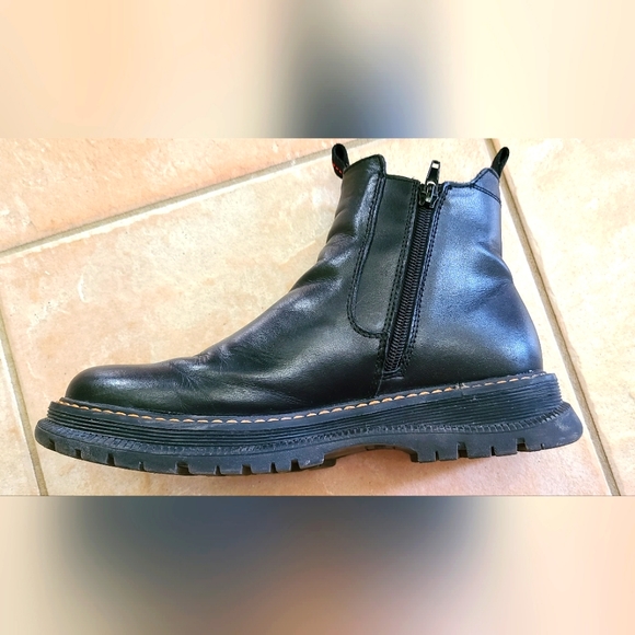 Josef Seibel Chelsea Boots - Picture 1 of 5